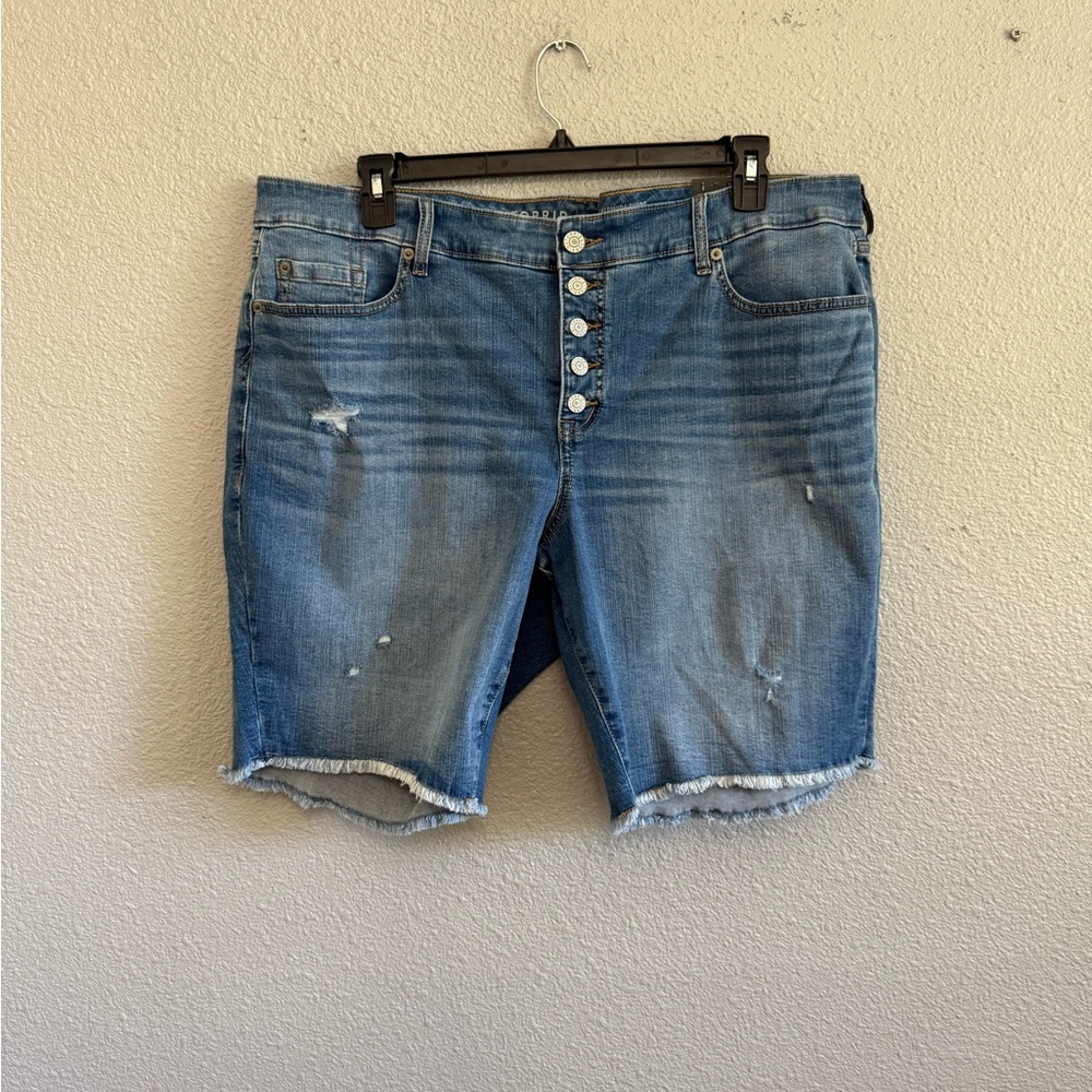 NWT Torrid Perfect 10" Bermuda Short Vintage Stretch Size 22
